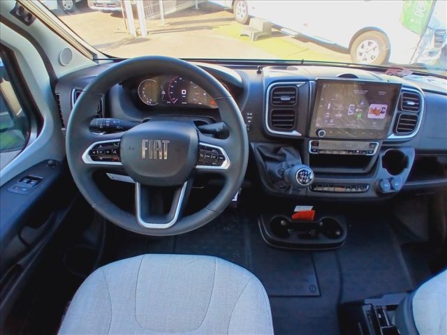 Hymer Camper Vans / Hymercar Grand Canyon - Photo 2