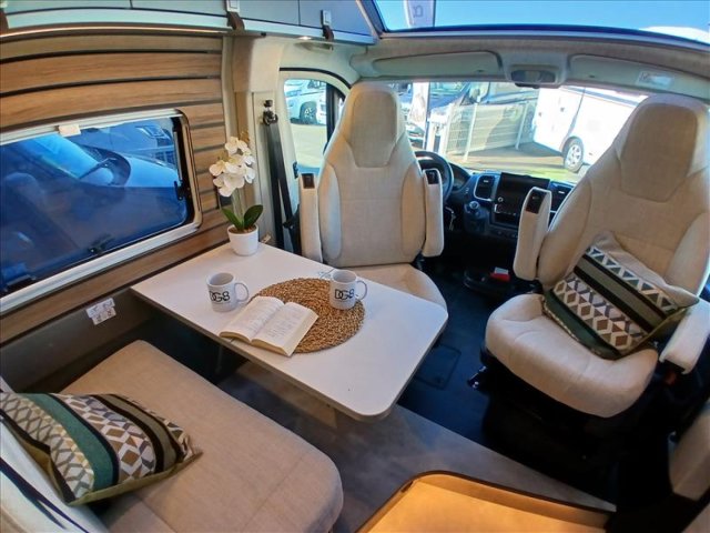 Hymer Camper Vans / Hymercar Grand Canyon - Photo 3