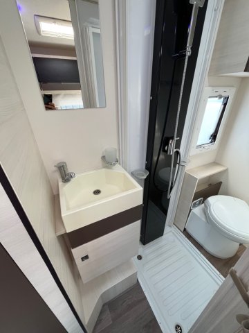 Challenger Genesis 275 - Photo 16