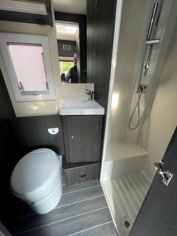 Roller Team Kronos 274 TL FORD - Photo 15