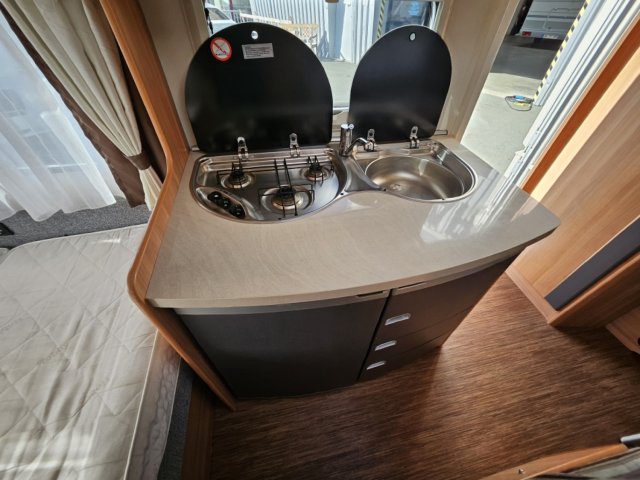 Hobby De Luxe 400 SF DELUXE - Photo 2