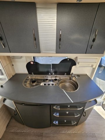 Hobby De Luxe 440 SF DELUX EDITION - - Photo 3