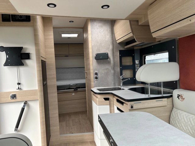 Rapido 696 F 65 Ans - Photo 6