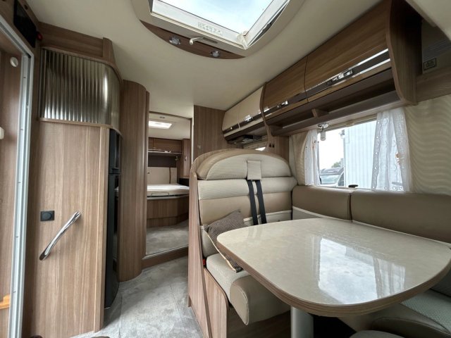Rapido 890 F - Photo 6