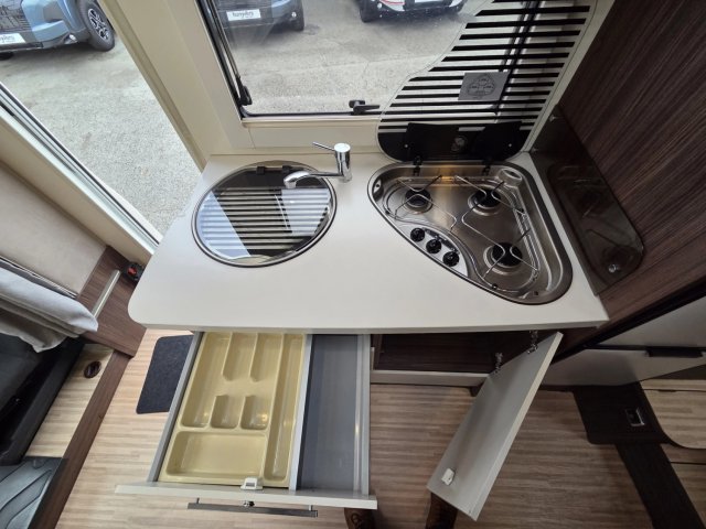 Benimar Tessoro 440 Up 2017 - Photo 14