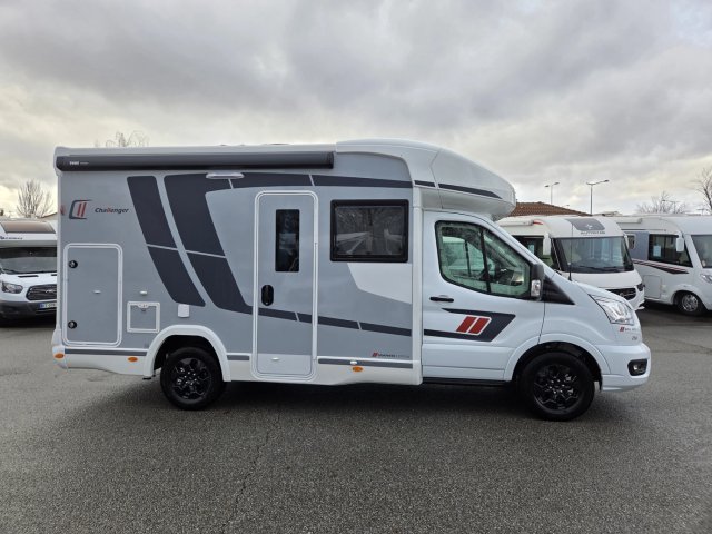 Challenger 250 Graphite Edition 2026 - Photo 2