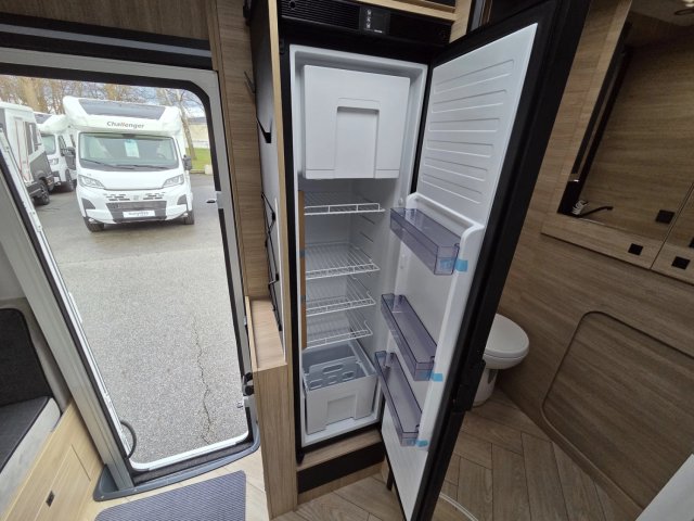 Challenger 250 Graphite Edition 2026 - Photo 11