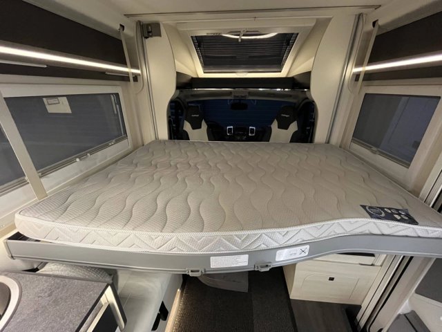 Challenger 250 Graphite Edition 2026 - Photo 16