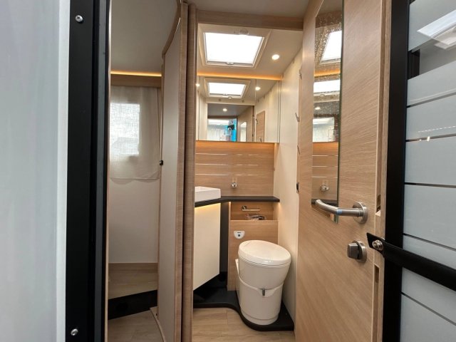 Rapido 8096 DF - Photo 8