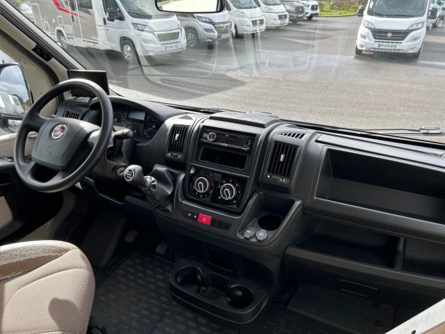 Adria Matrix 670 SBC Platinum PLATINIUM - Photo 3