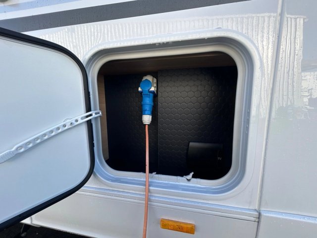 Adria Matrix Plus 670 DC - Photo 9