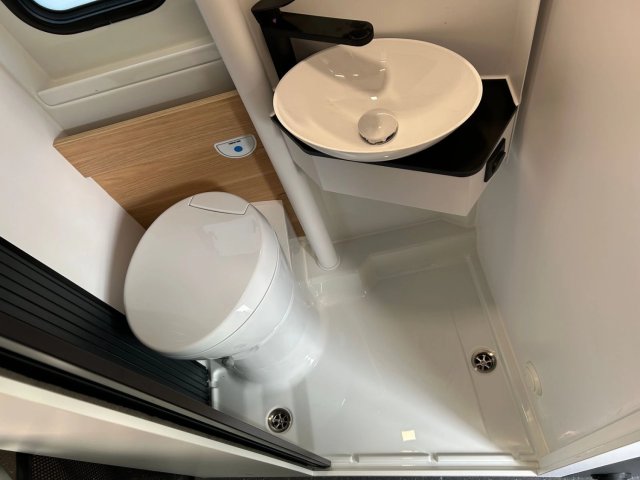 Adria Twin 640 SGX 60 YEARS - Photo 6