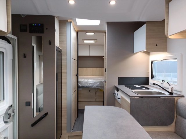 Challenger 318 Anniversary Edition - Photo 3