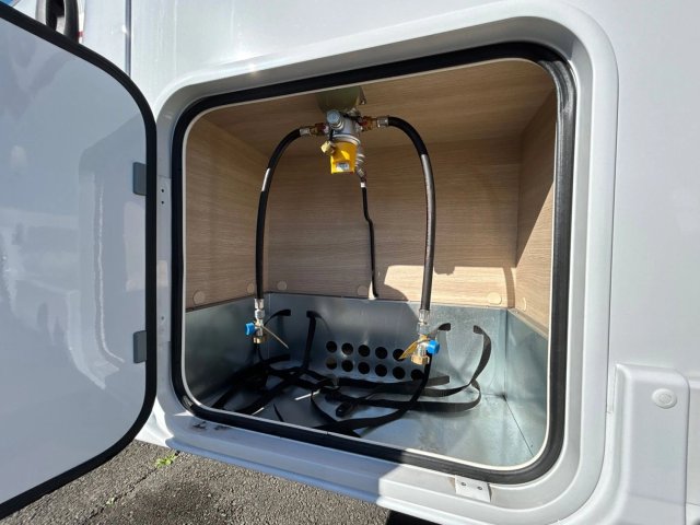 Rapido 606 F Série 6 - Photo 14