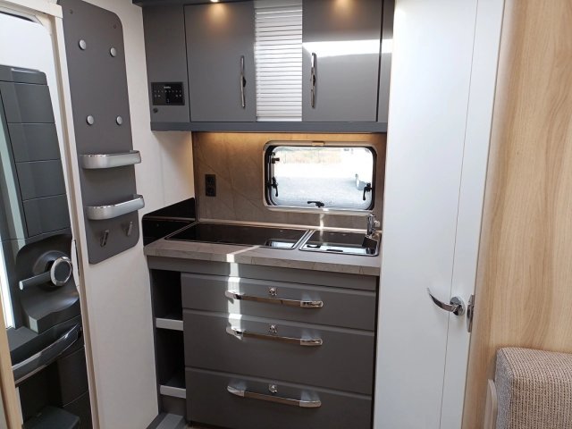 Hobby De Luxe 460 SFF - Photo 9