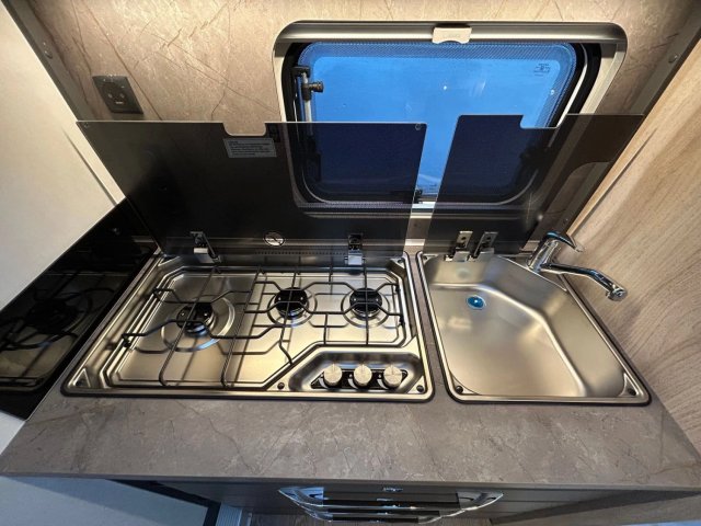 Hobby De Luxe 460 SFF - Photo 17