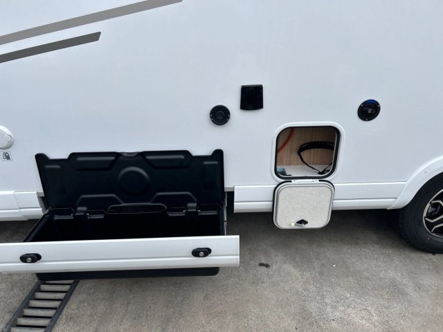 Bavaria I720FC Intense - Photo 14