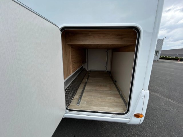 Bavaria Initial I720FC Nomade - Photo 7