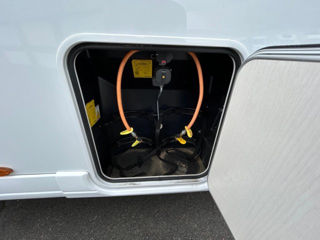 Bavaria Initial I720FC Nomade - Photo 15