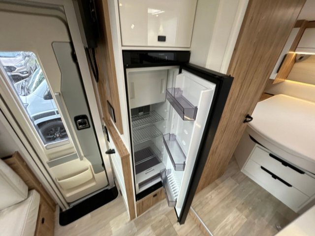 Bavaria Initial I720FC Nomade - Photo 22