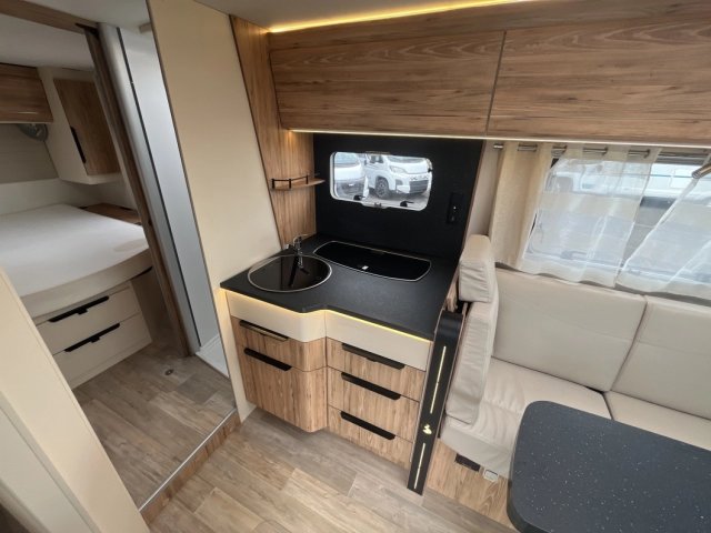 Bavaria Initial I740C Style - Photo 7