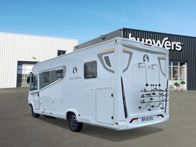 Bavaria Initial I740L Style - Photo 3