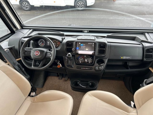 Bavaria Initial I740L Style - Photo 5