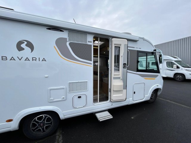 Bavaria Initial I740L Style - Photo 19