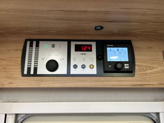 Bavaria Tren-D T700C Class - Photo 10