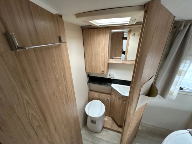 Bavaria Tren-D T700C Class - Photo 15