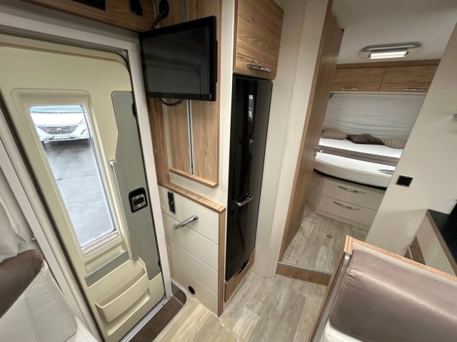 Bavaria Tren-D T700C Class - Photo 16