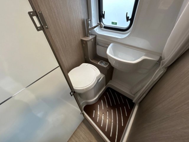 Challenger V217 Premium - Photo 18