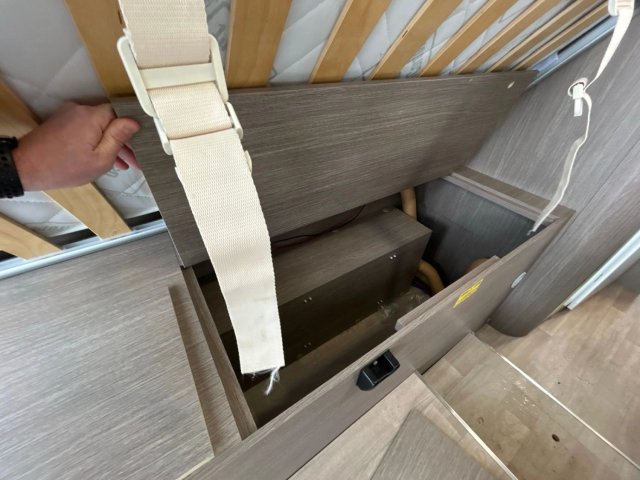 Challenger V217 Premium - Photo 23