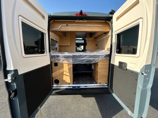 Font Vendome Leader Camp Elegance - Photo 12