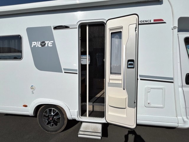 Pilote P 696 U Evidence - Photo 10