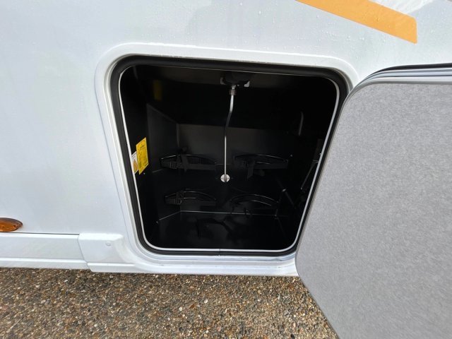 Bavaria Initial I740FC Nomade - Photo 10