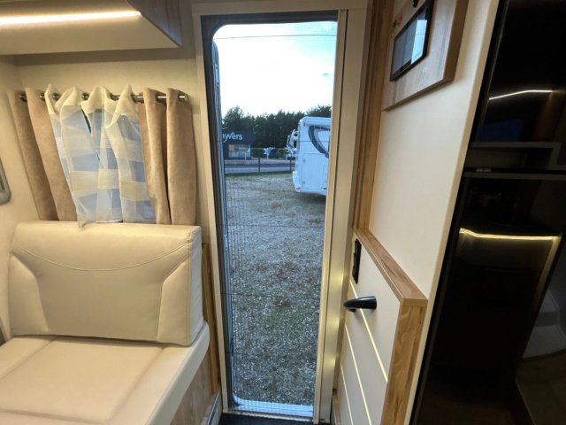 Bavaria Tren-D T746FC Style - Photo 8