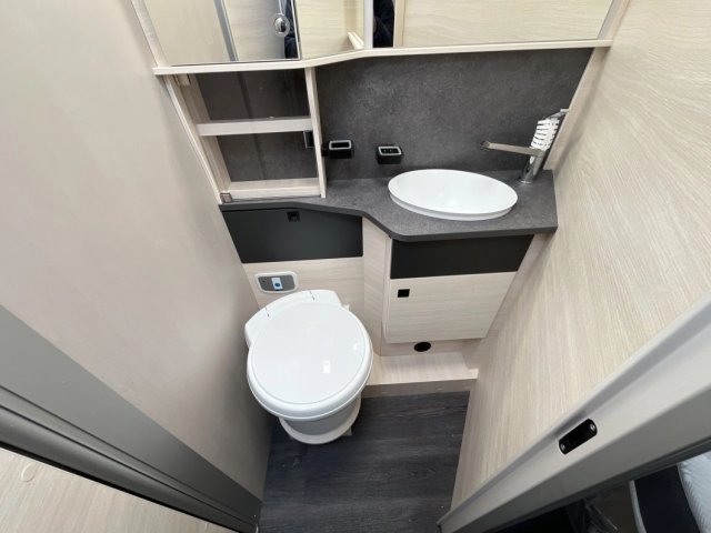 Challenger 328 Graphite Ultimate - Photo 3