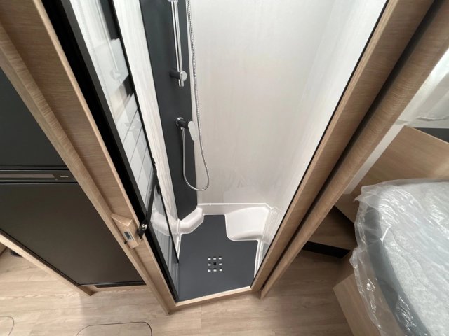 Rapido 8096 DF SERIE 80 - Photo 10