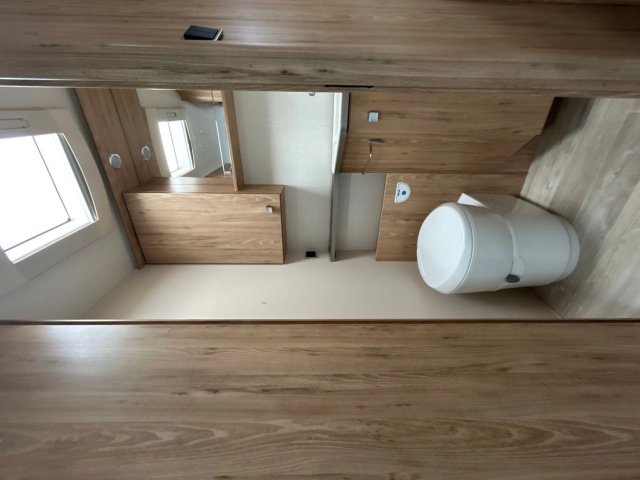 Bavaria Initial I740FC Style FC - Photo 11