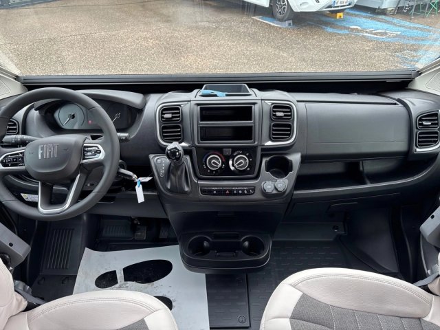 Adria Twin 640 SGX 60 Years 60