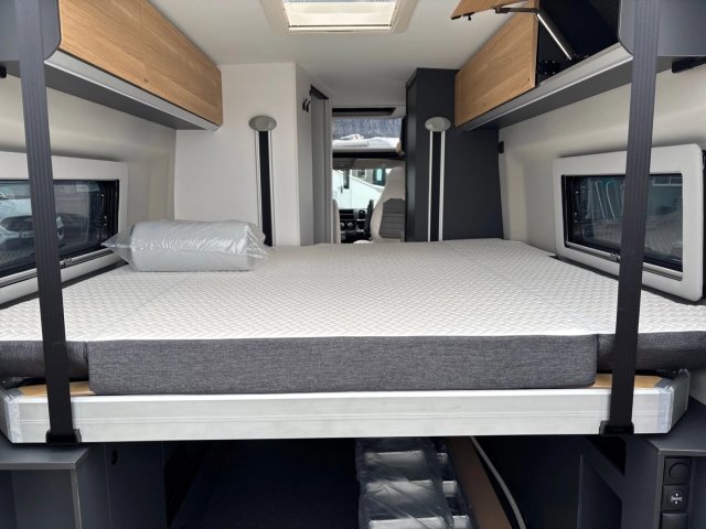 Adria Twin 640 SGX 60 Years 60