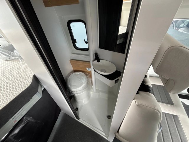 Adria Twin 640 SGX 60 Years 60