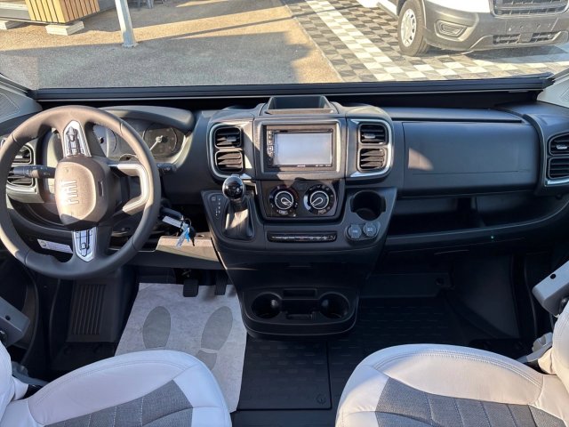 Adria Twin 640 SGX 60 Years 60