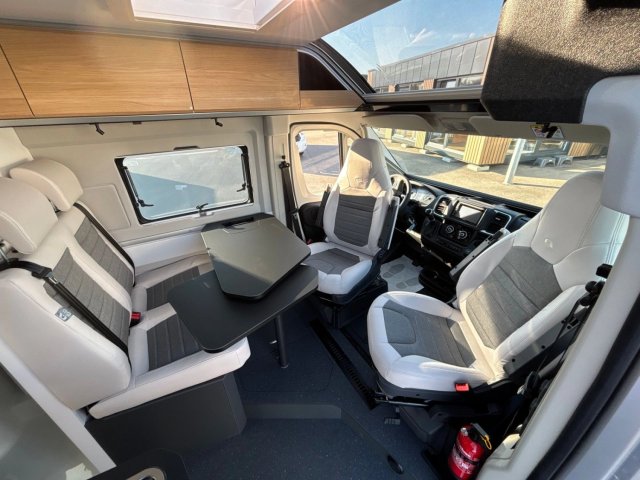 Adria Twin 640 SGX 60 Years 60