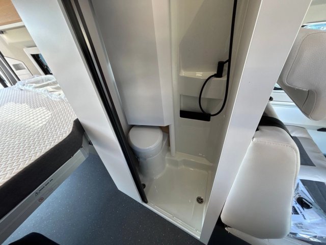 Adria Twin 640 SGX 60 Years 60