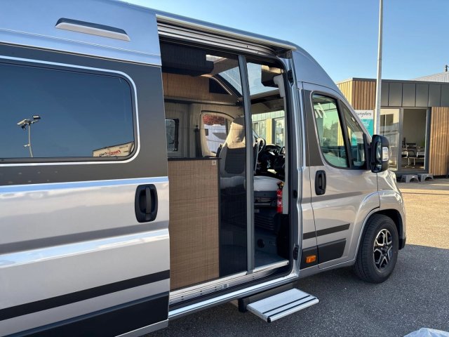 Adria Twin 640 SGX 60 Years 60