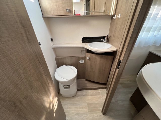 Bavaria Tren-D T746C Class - Photo 10