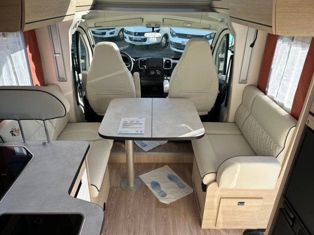 Rapido 696 F 65 ANS - Photo 4