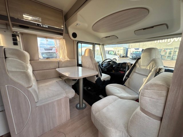 Rapido 880 F Série 8 - Photo 7